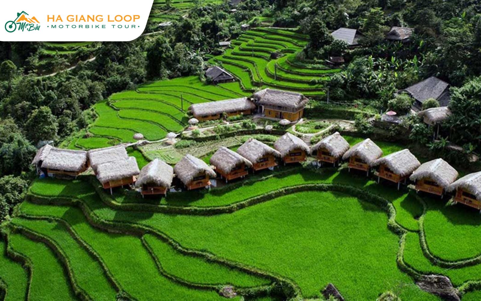 Experience local culture while kayaking on Nho Que River in Ha Giang.