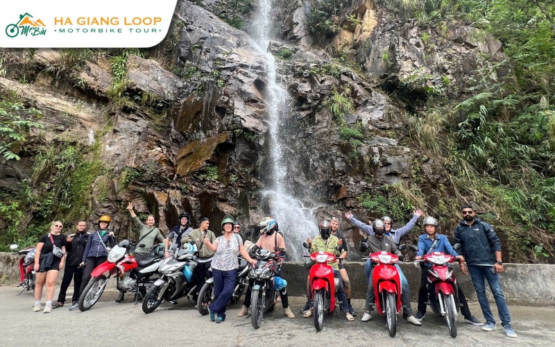 Ride through the breathtaking Ha Giang Loop by motorbike to connect closely with nature and local culture