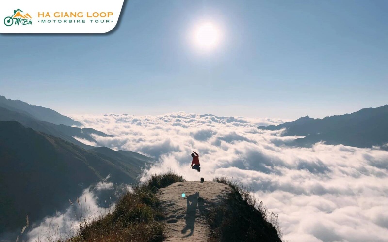 Quan Ba Twin Mountains is a favorite for Ha Giang cloud hunting