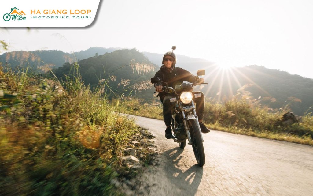 We can travel from Ha Giang to Lung Cu in many ways such as: by motorbike, by car,...