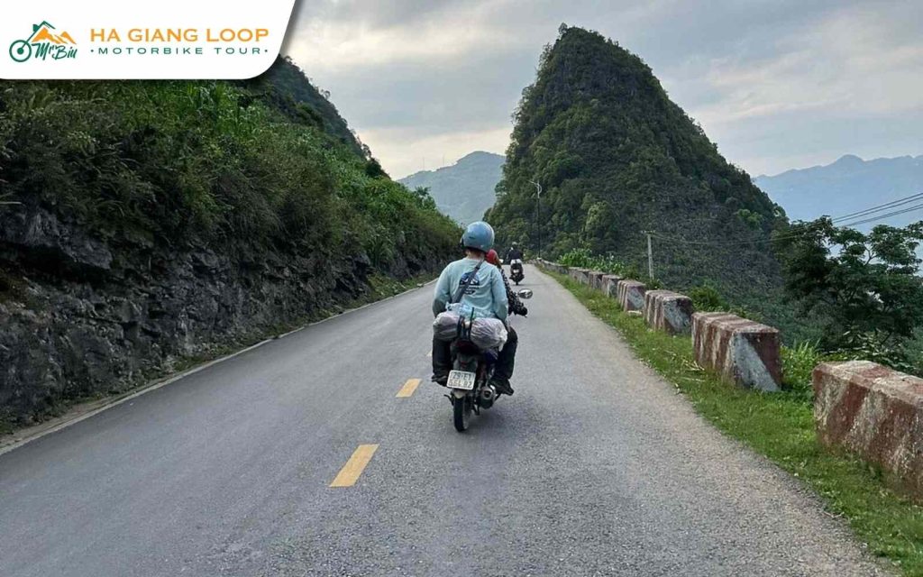 Uncover some Ha Giang Loop with an Automatic Bike safety tips