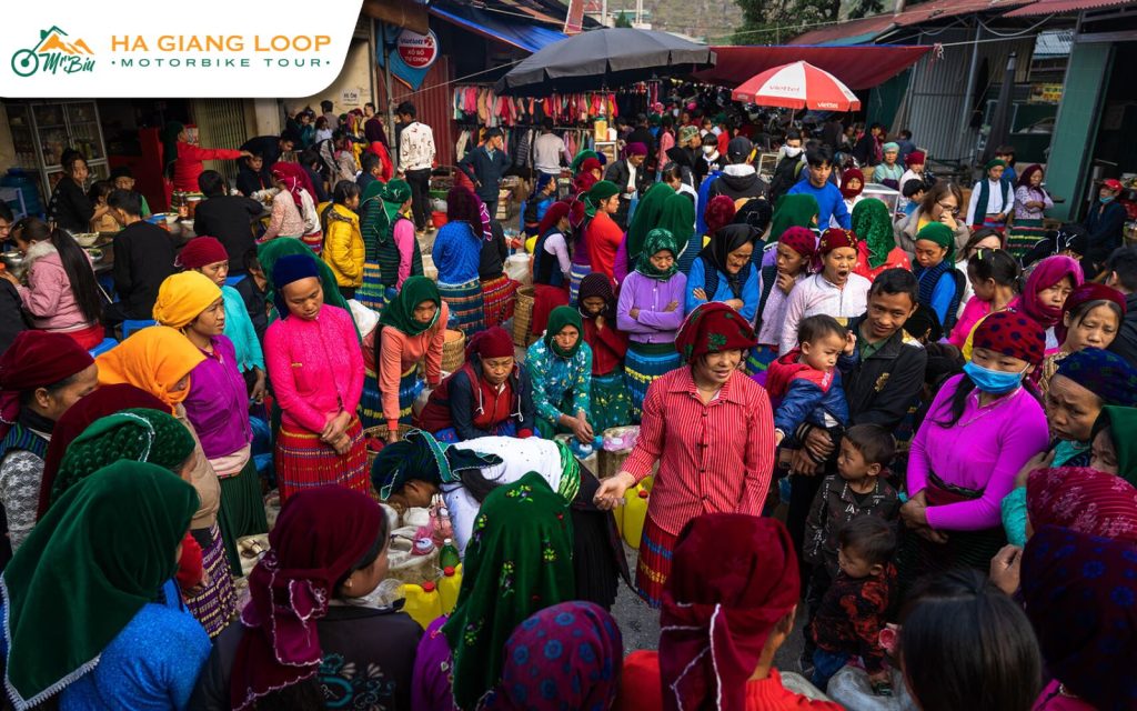 Crowded Meo Vac market, where a few Vietnamese phrases help with prices