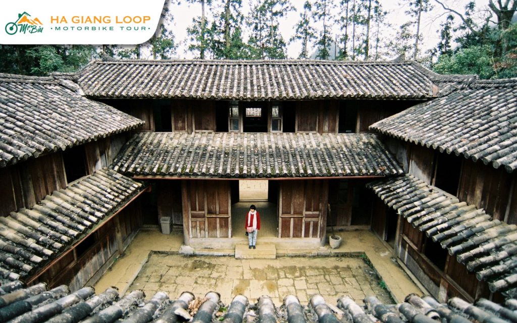 Visit the Vuong Palace
