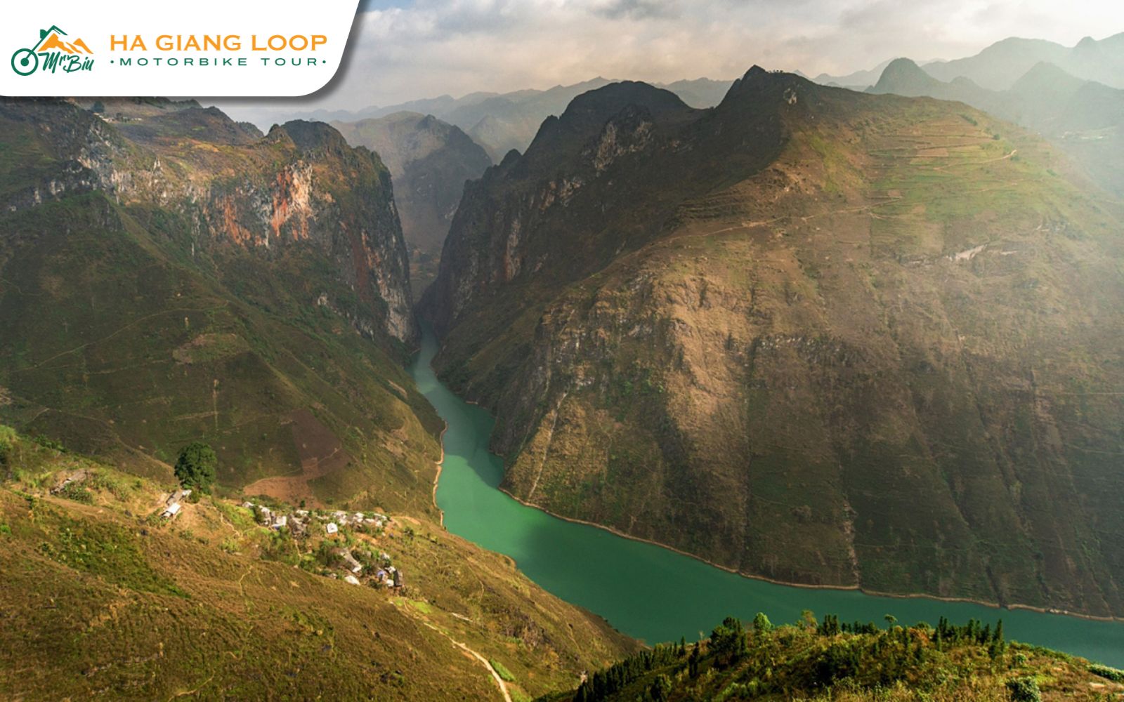 Stunning mountain passes along the Ha Giang Loop