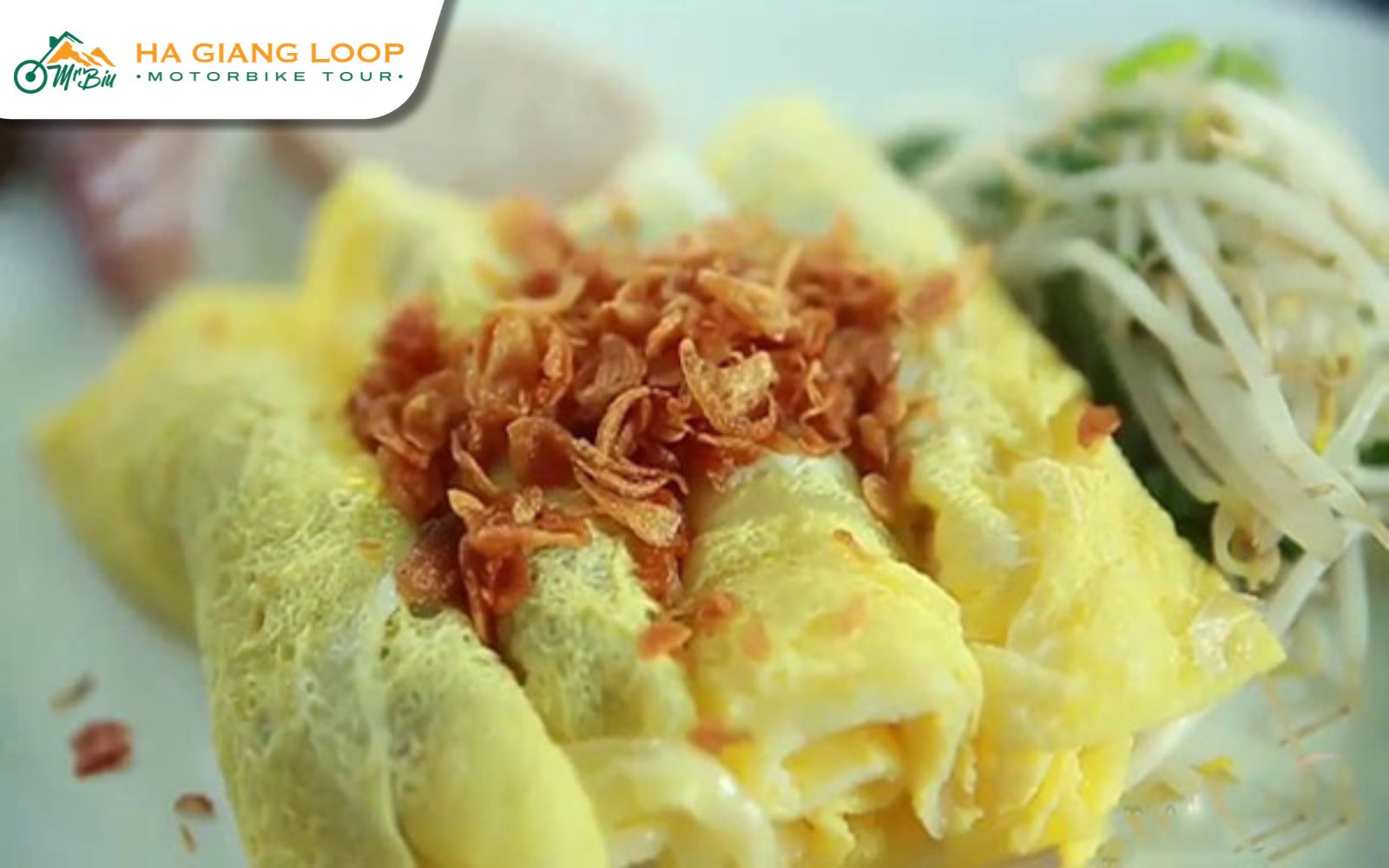 Bánh Cuốn Trứng is one of Ha Giang Loop vegetarian food options