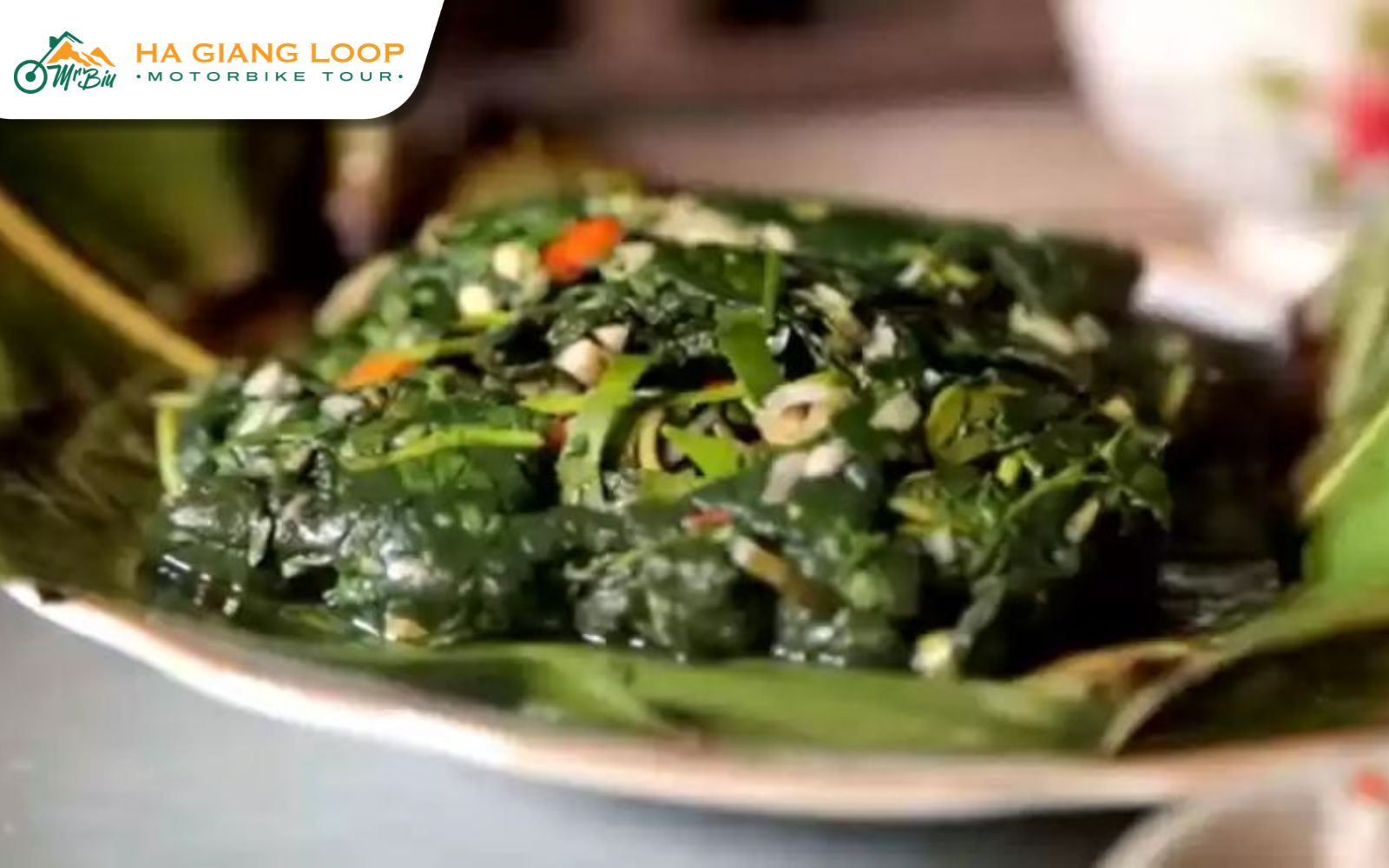 Grilled Moss (Rêu Nướng): An Adventurous Tày Delicacy