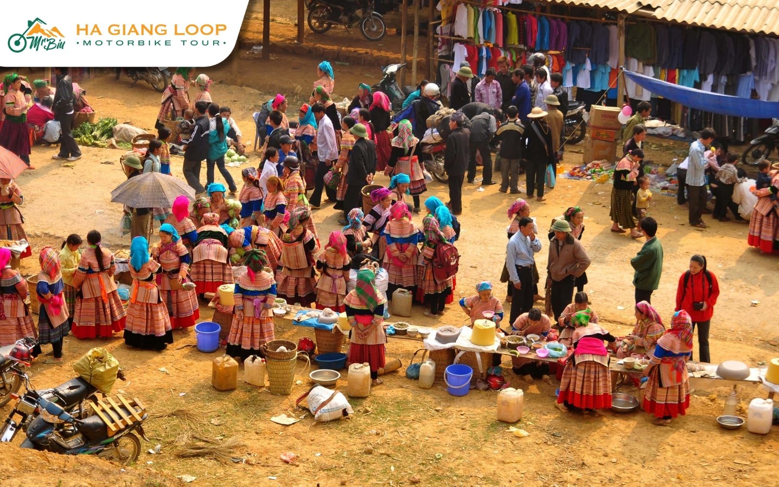 Where is Dong Van market located