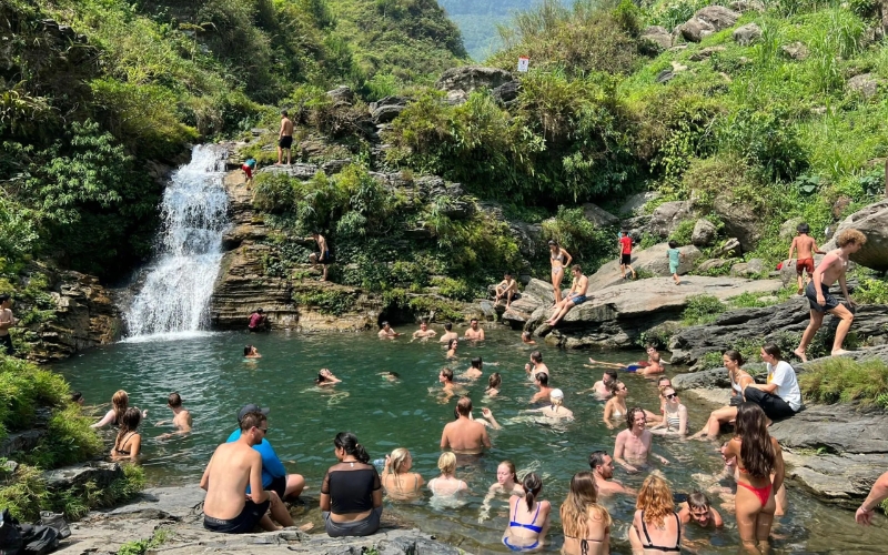 Du Gia waterfall