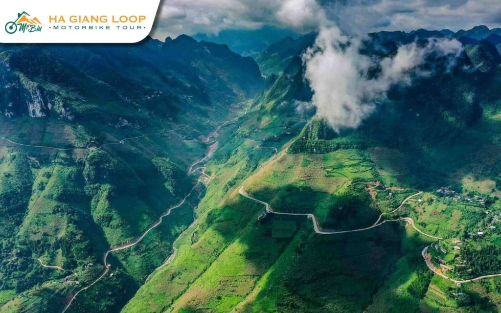 Ma Pi Leng Pass viewpoint above Nho Que River