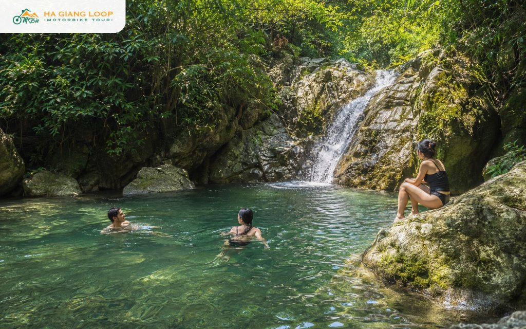 fairy waterfall swimming pool near Du Gia