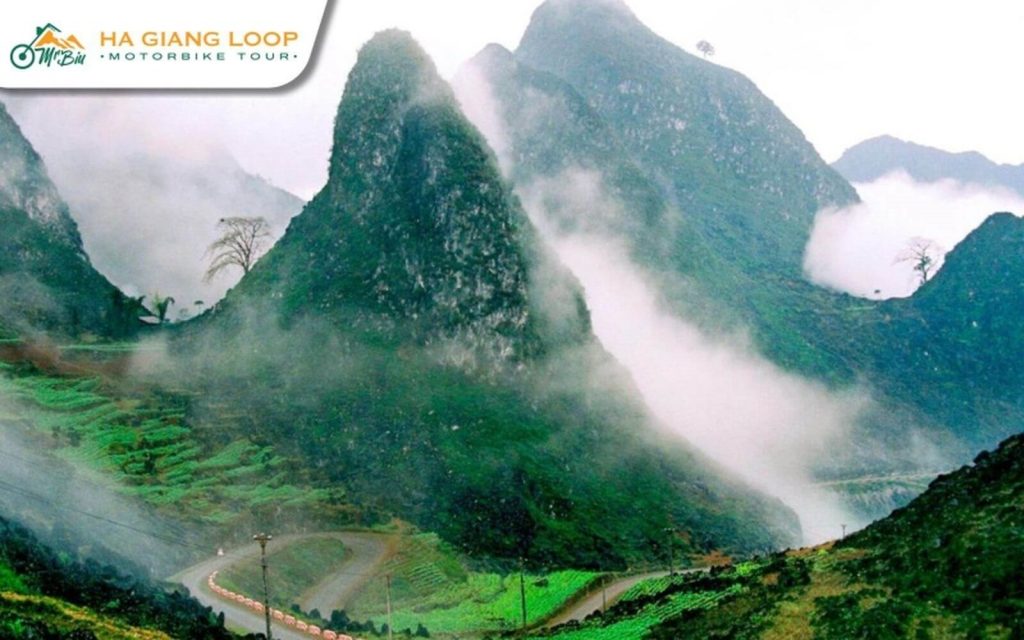 limestone walls of Tu San Canyon