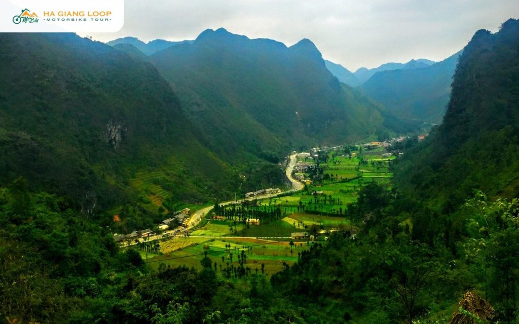 Lung Cam village in the Sung La valley